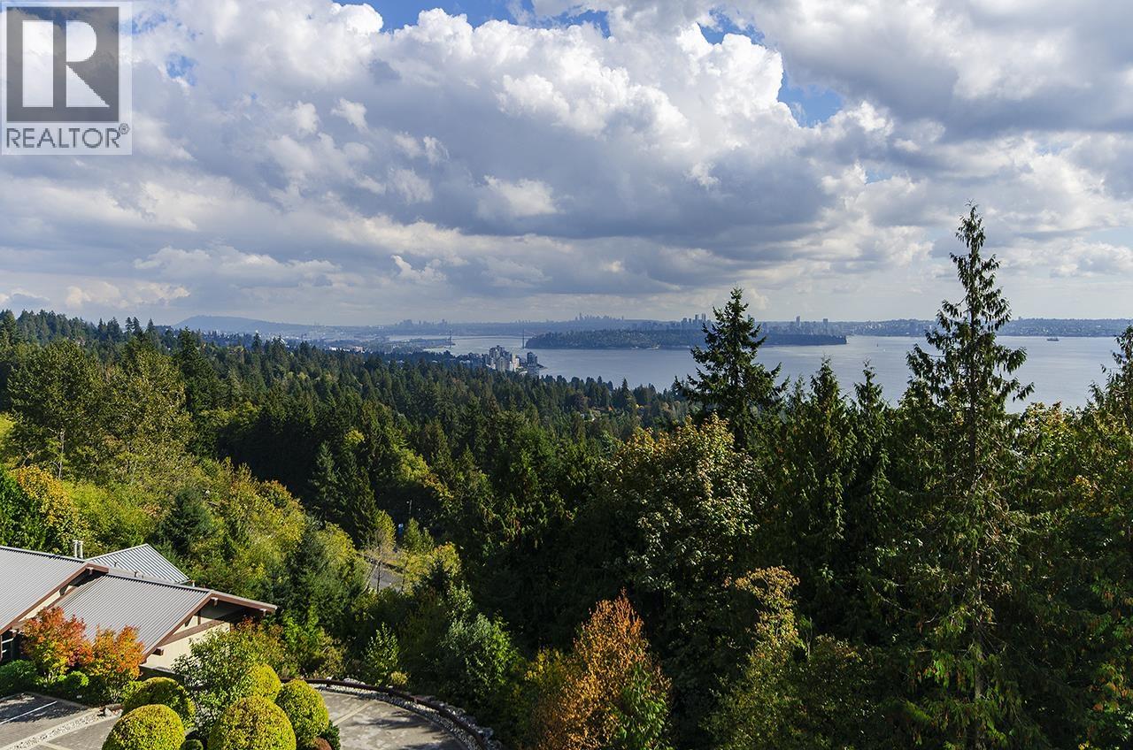 801 3335 Cypress Place, West Vancouver, British Columbia  V7S 3J8 - Photo 5 - R3169658