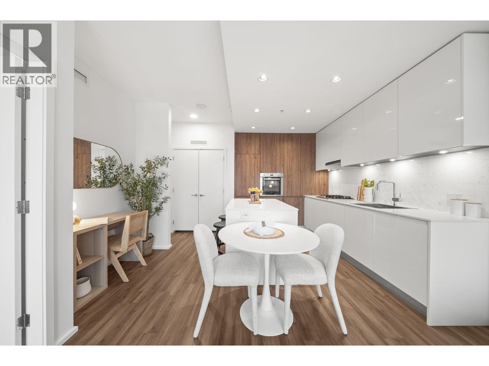 2208 4650 Brentwood Boulevard, Burnaby, British Columbia  V5C 0M3 - Photo 3 - R3169674