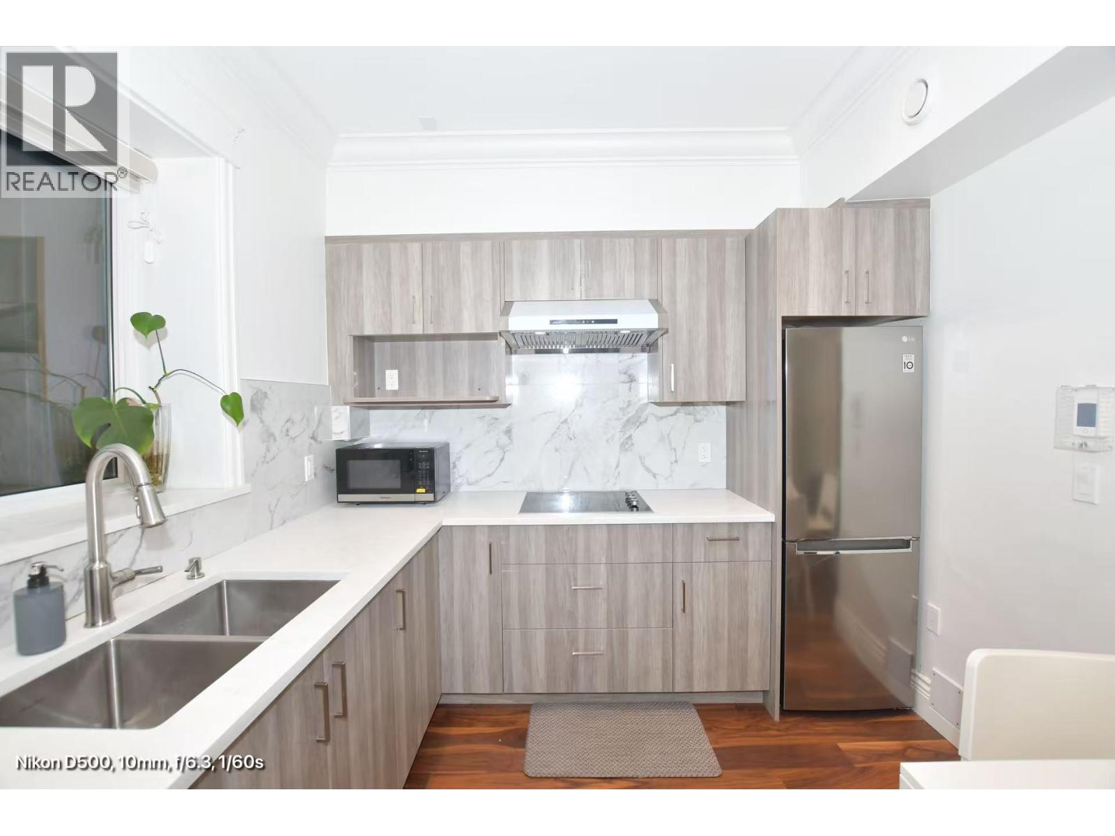 1151 W 21ST STREET, North Vancouver, British Columbia