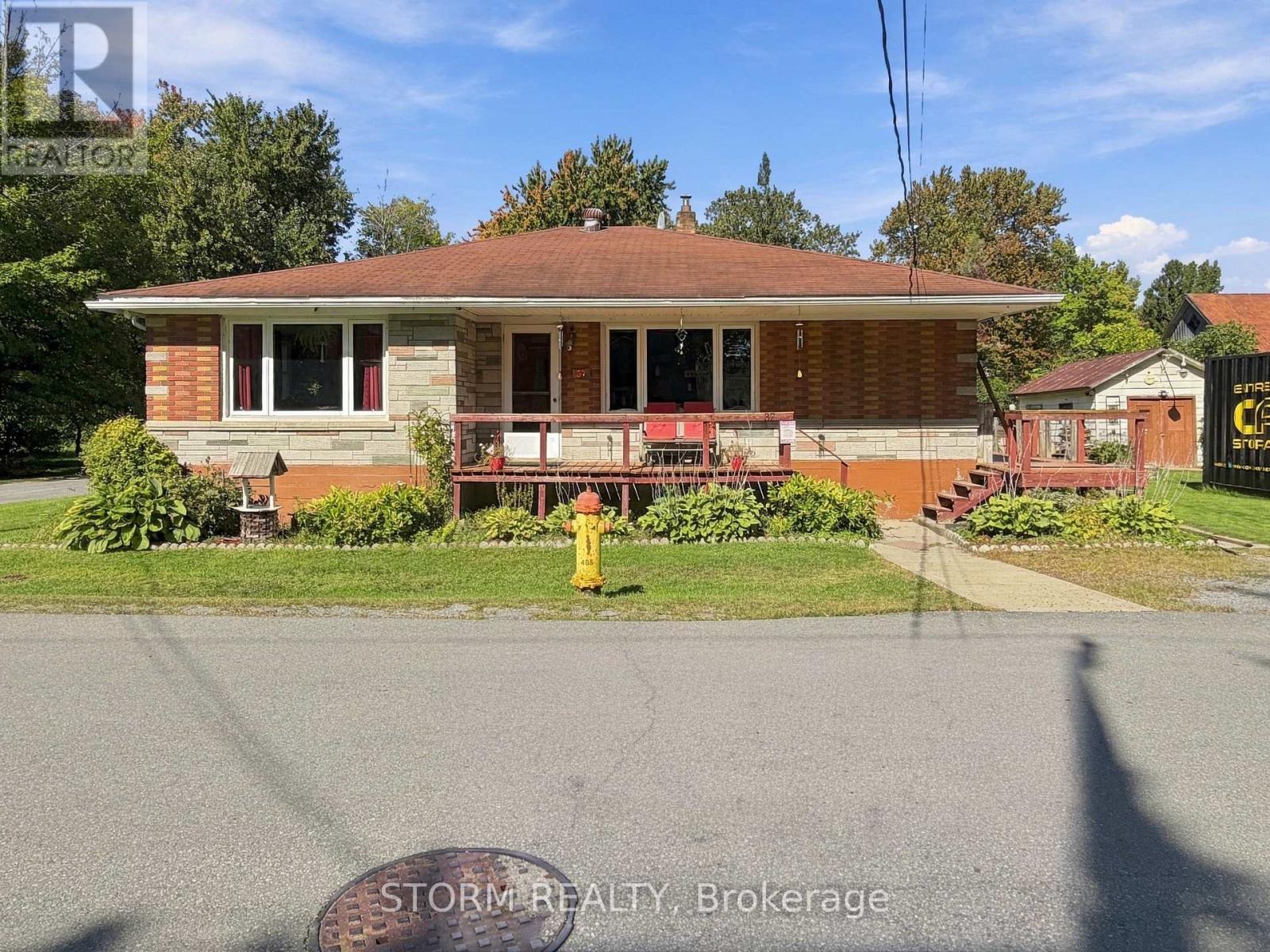 37 Oak Street, South Glengarry, Ontario  K0C 1N0 - Photo 1 - X13830138