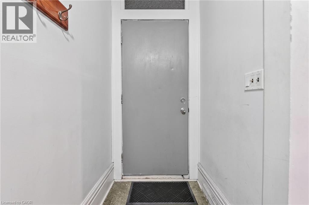 199 N Locke Street N, Hamilton, Ontario  L8R 3B1 - Photo 5 - 40866533