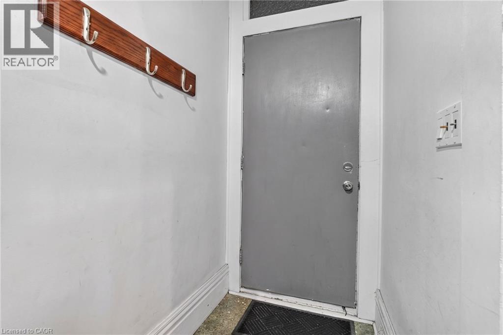 199 N Locke Street N, Hamilton, Ontario  L8R 3B1 - Photo 6 - 40866533