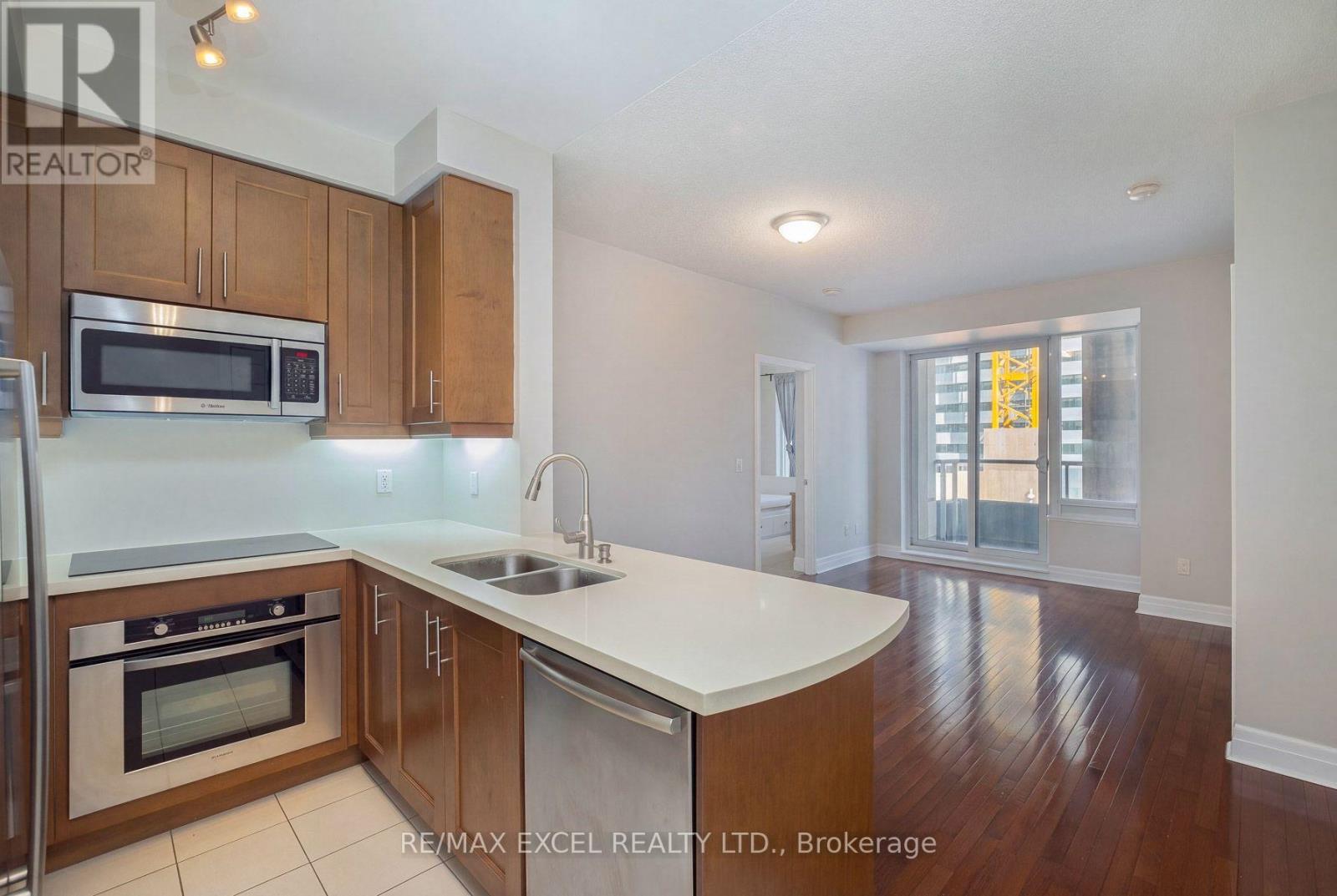 1205 - 35 Balmuto Street, Toronto, Ontario  M4Y 0A3 - Photo 4 - C13830118