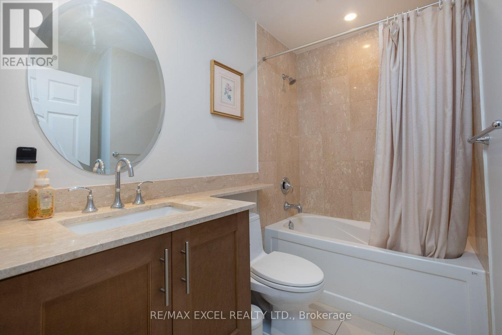 1205 - 35 Balmuto Street, Toronto, Ontario M4Y 0A3 - Photo 3 - C13830146