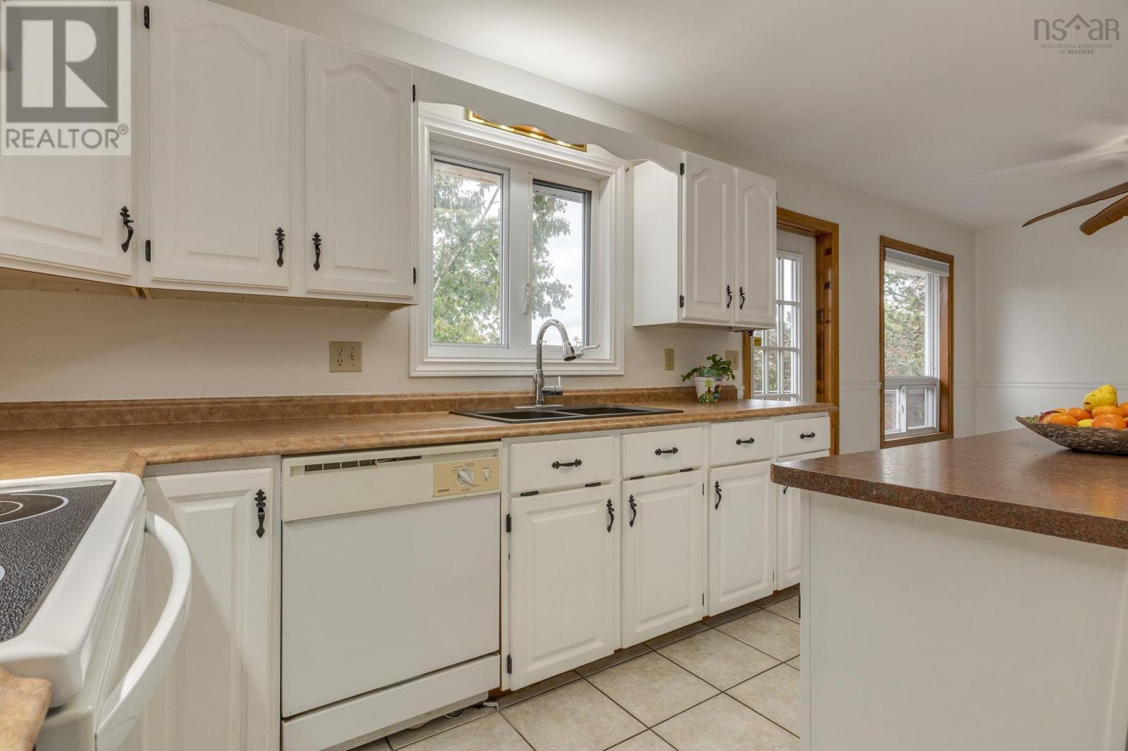 93 Regal Road, Dartmouth, Nova Scotia  B2W 4E9 - Photo 12 - 202624406