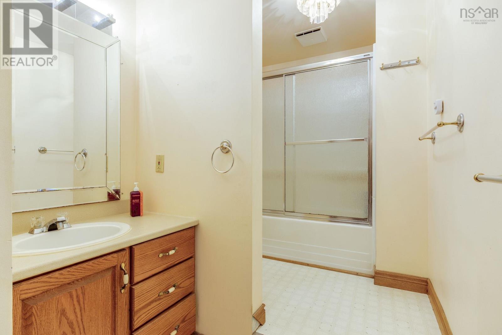 93 Regal Road, Dartmouth, Nova Scotia  B2W 4E9 - Photo 31 - 202624406