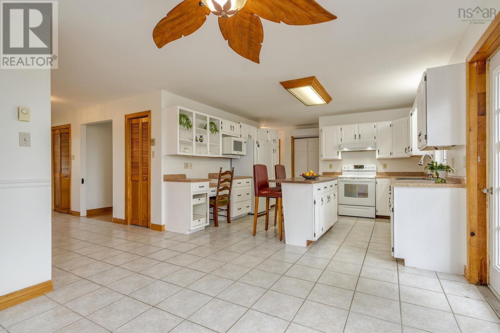 93 Regal Road, Dartmouth, Nova Scotia  B2W 4E9 - Photo 9 - 202624406