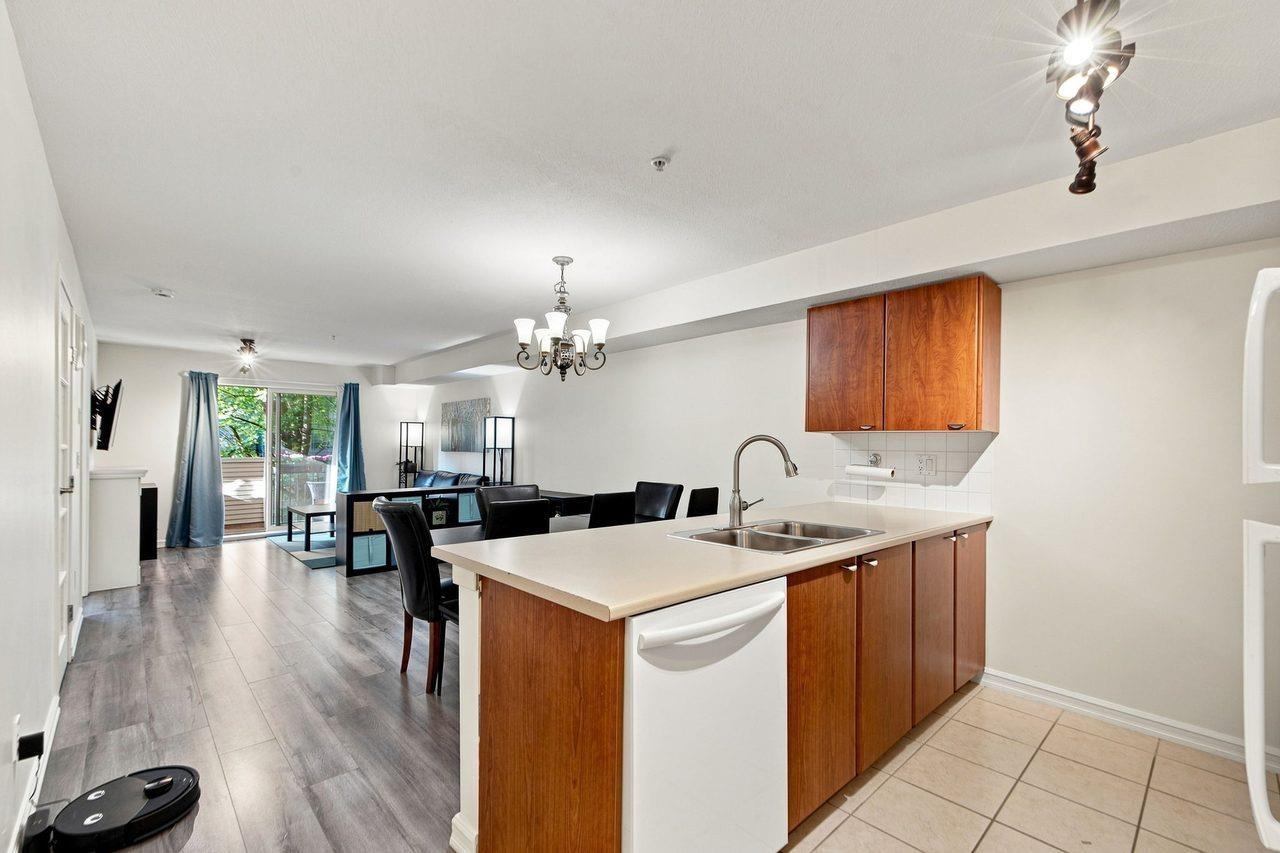 212 10088 148th Street, Surrey, British Columbia  V3R 3M9 - Photo 4 - R3163233