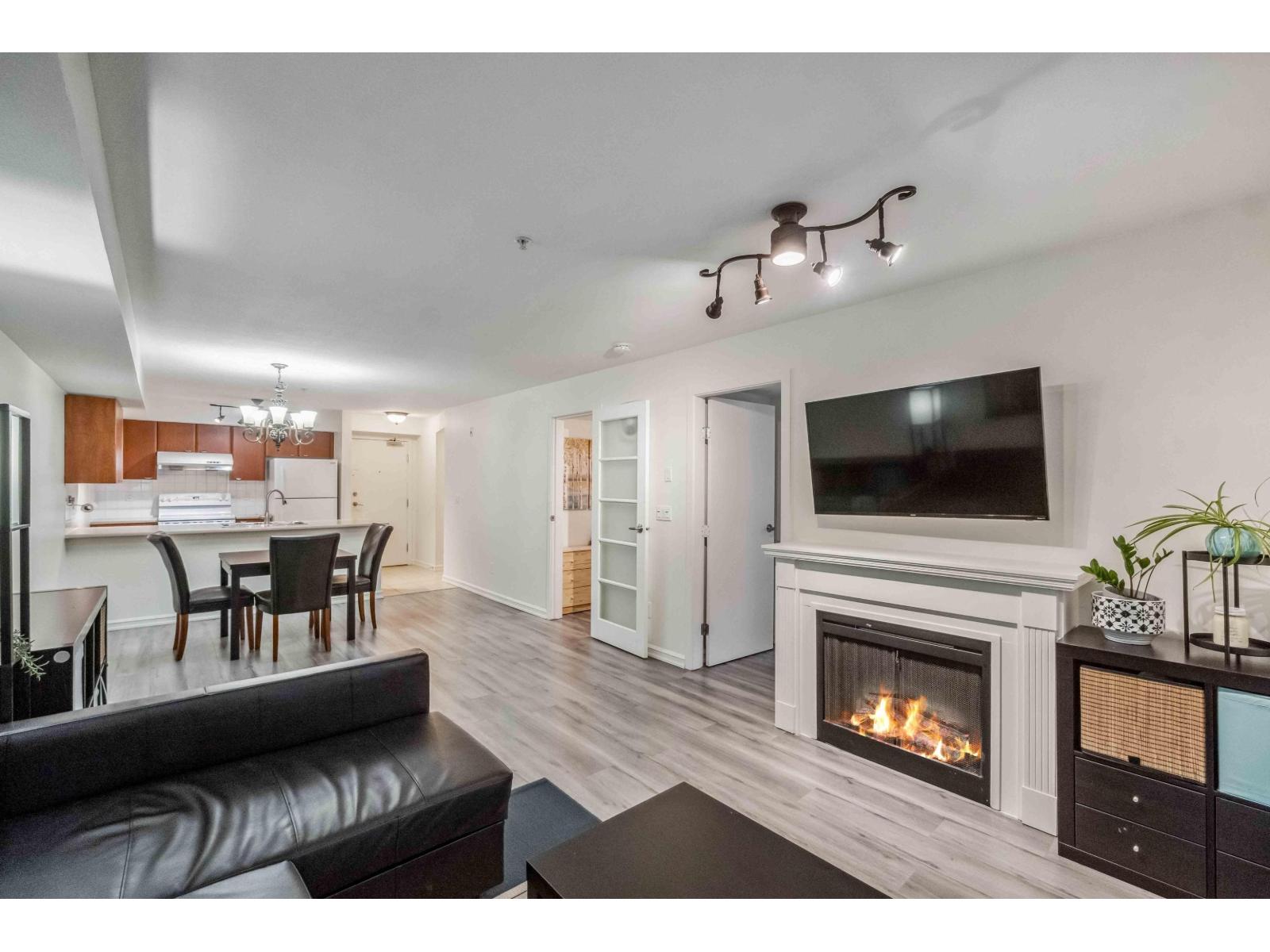 212 10088 148TH STREET, Surrey, British Columbia