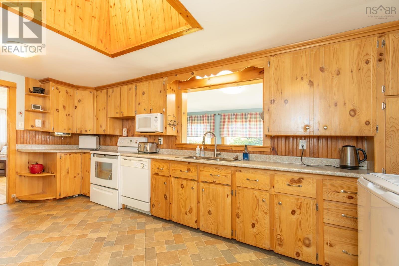 2184 Highway 334, Upper Wedgeport, Nova Scotia  B0W 1B0 - Photo 15 - 202624411