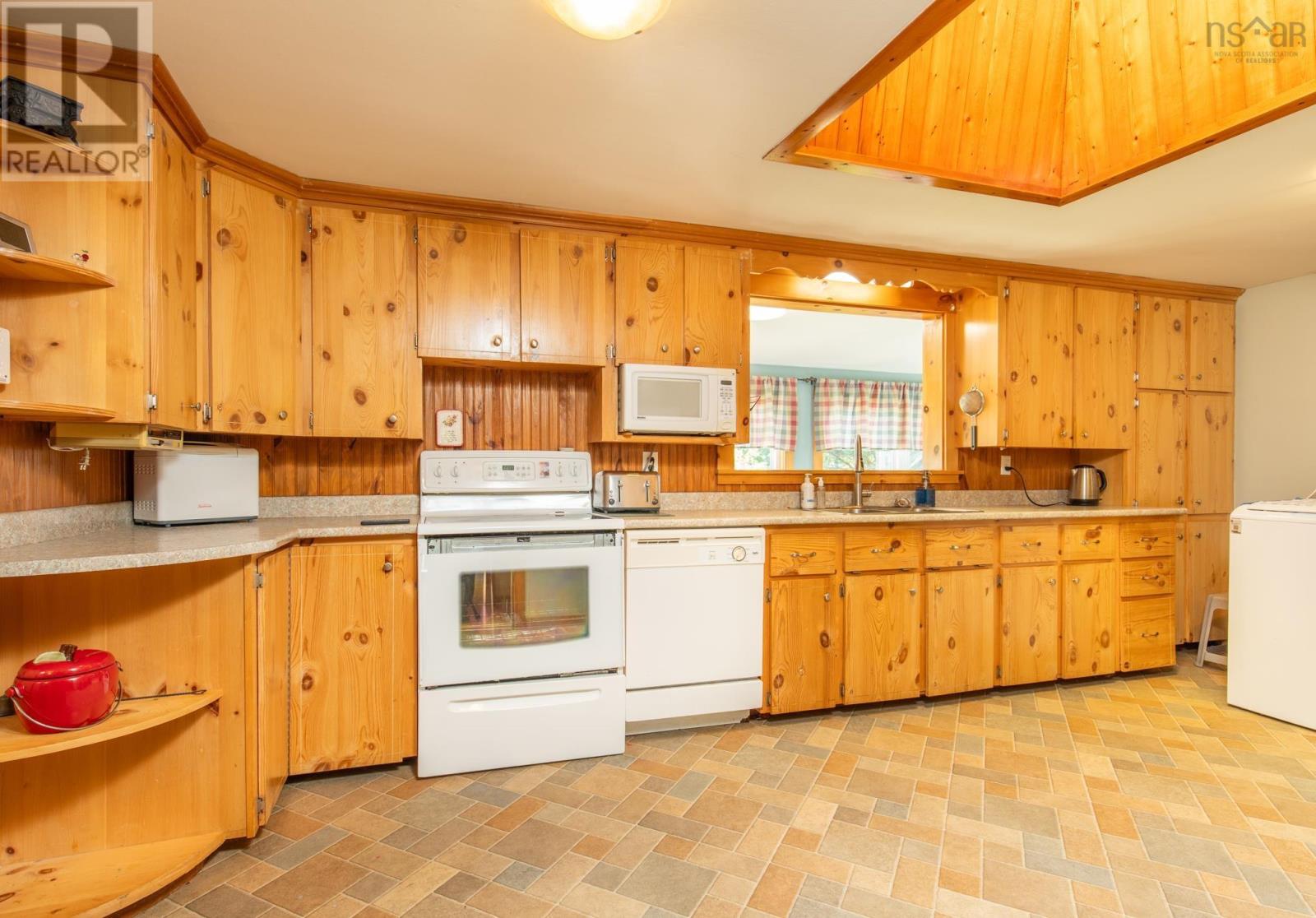 2184 Highway 334, Upper Wedgeport, Nova Scotia  B0W 1B0 - Photo 16 - 202624411