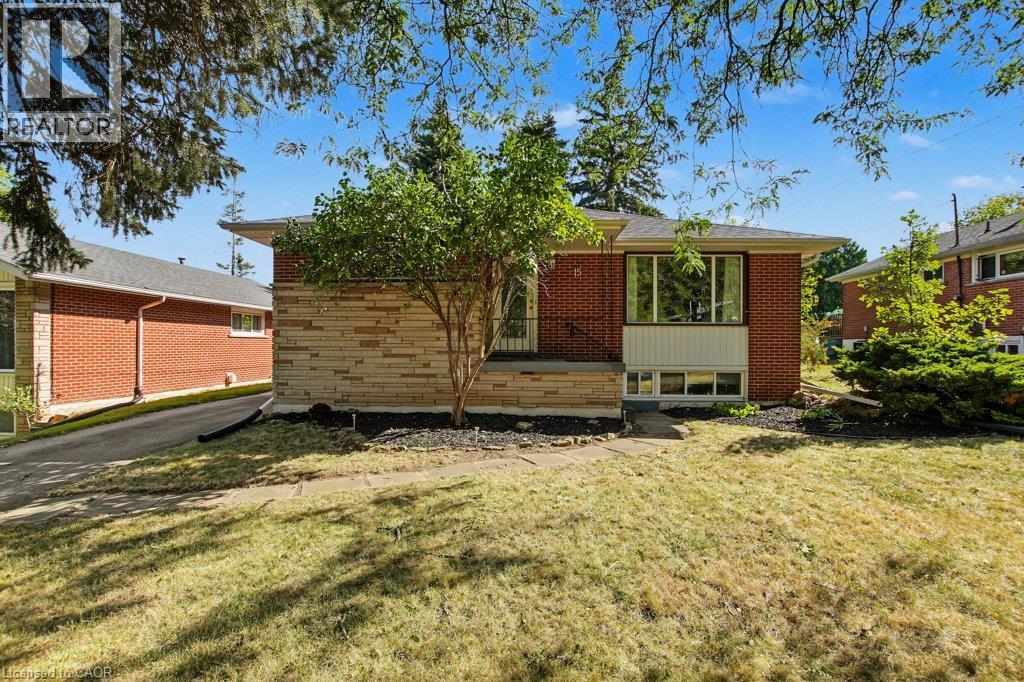 15 CARWYN Crescent, Hamilton, Ontario