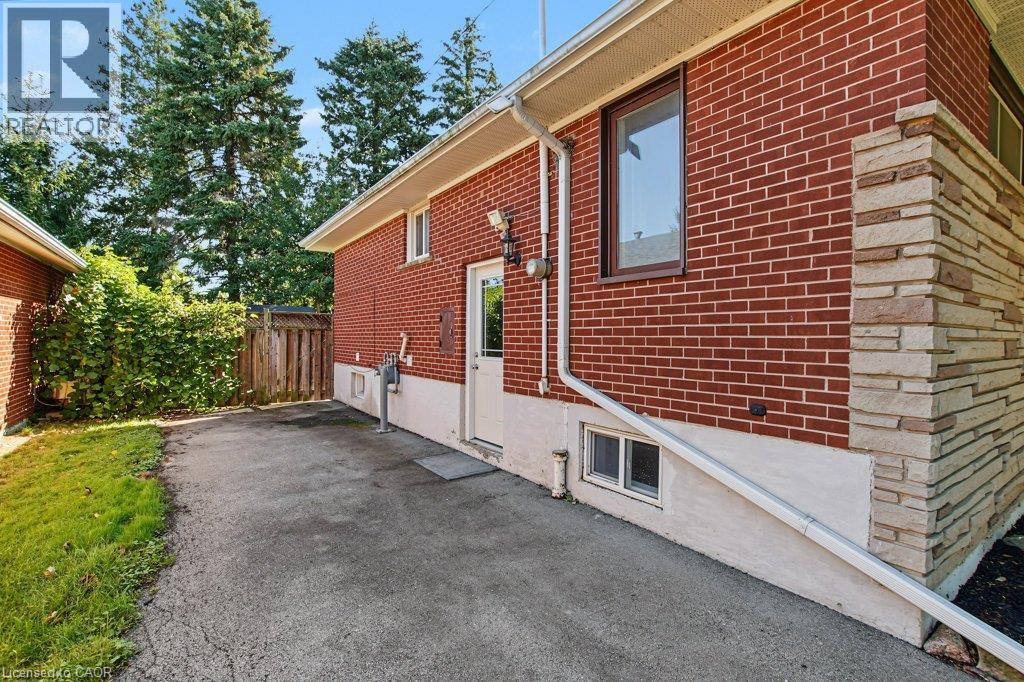 15 Carwyn Crescent, Hamilton, Ontario  L8S 3H3 - Photo 42 - 40866660