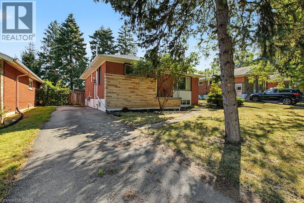 15 Carwyn Crescent, Hamilton, Ontario  L8S 3H3 - Photo 3 - 40866660