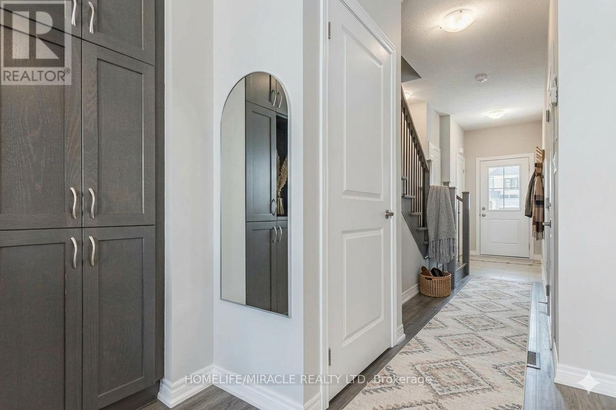 140 Aquasanta Crescent, Hamilton, Ontario  L9B 0J8 - Photo 4 - X13826696
