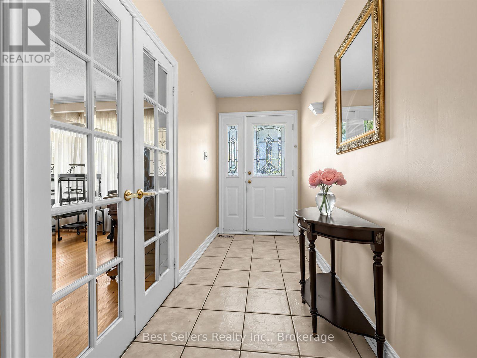 3570 Autumn Harvest Drive, Mississauga, Ontario  L4Y 3S1 - Photo 3 - W13830198