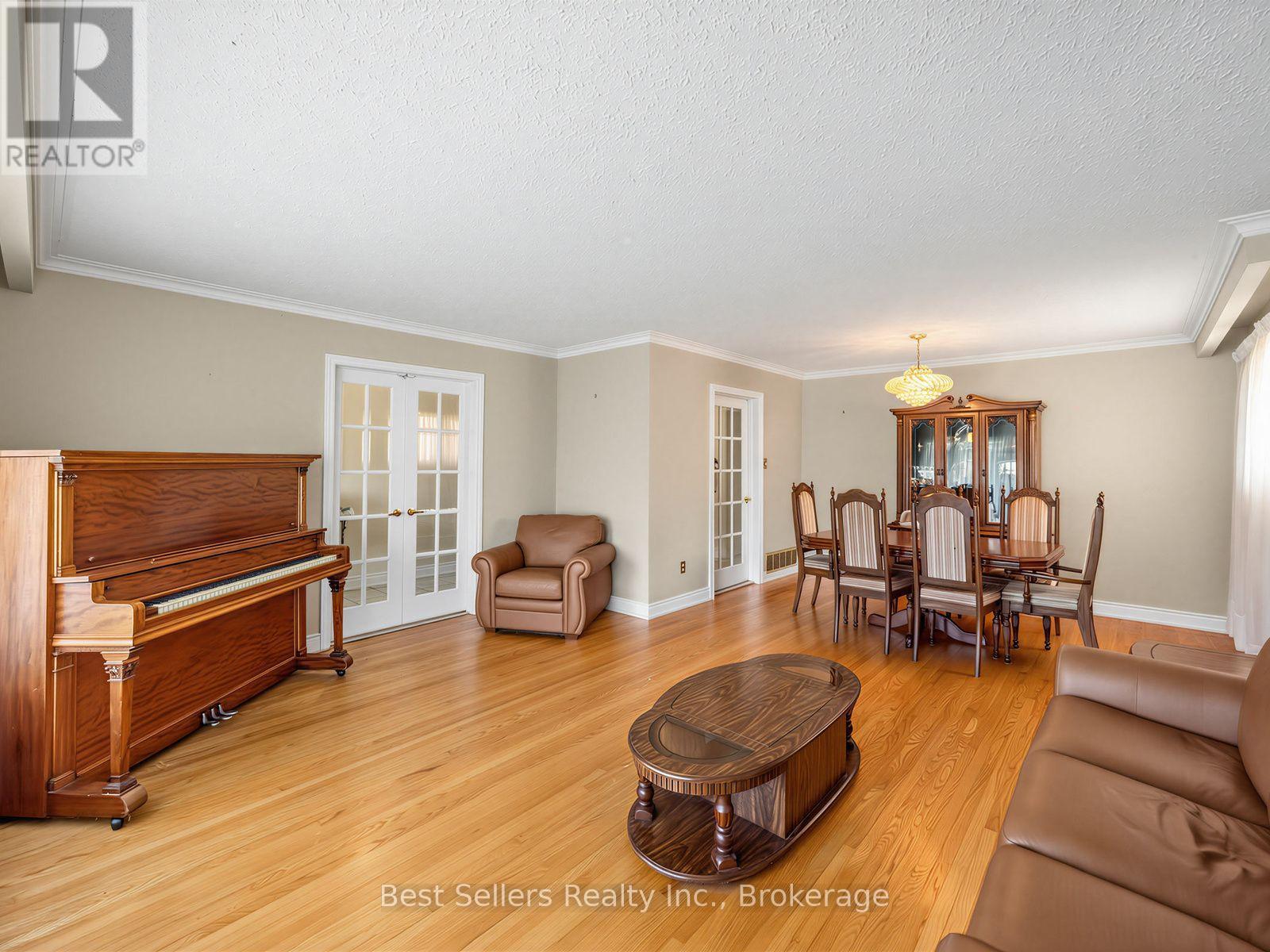 3570 Autumn Harvest Drive, Mississauga, Ontario  L4Y 3S1 - Photo 8 - W13830198