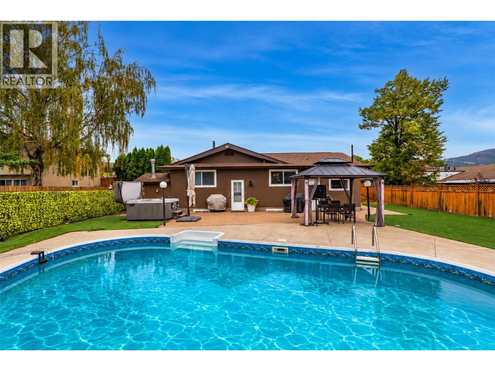 384 Arrowstone Drive, Kamloops, British Columbia  V2C 1R1 - Photo 28 - 10401926