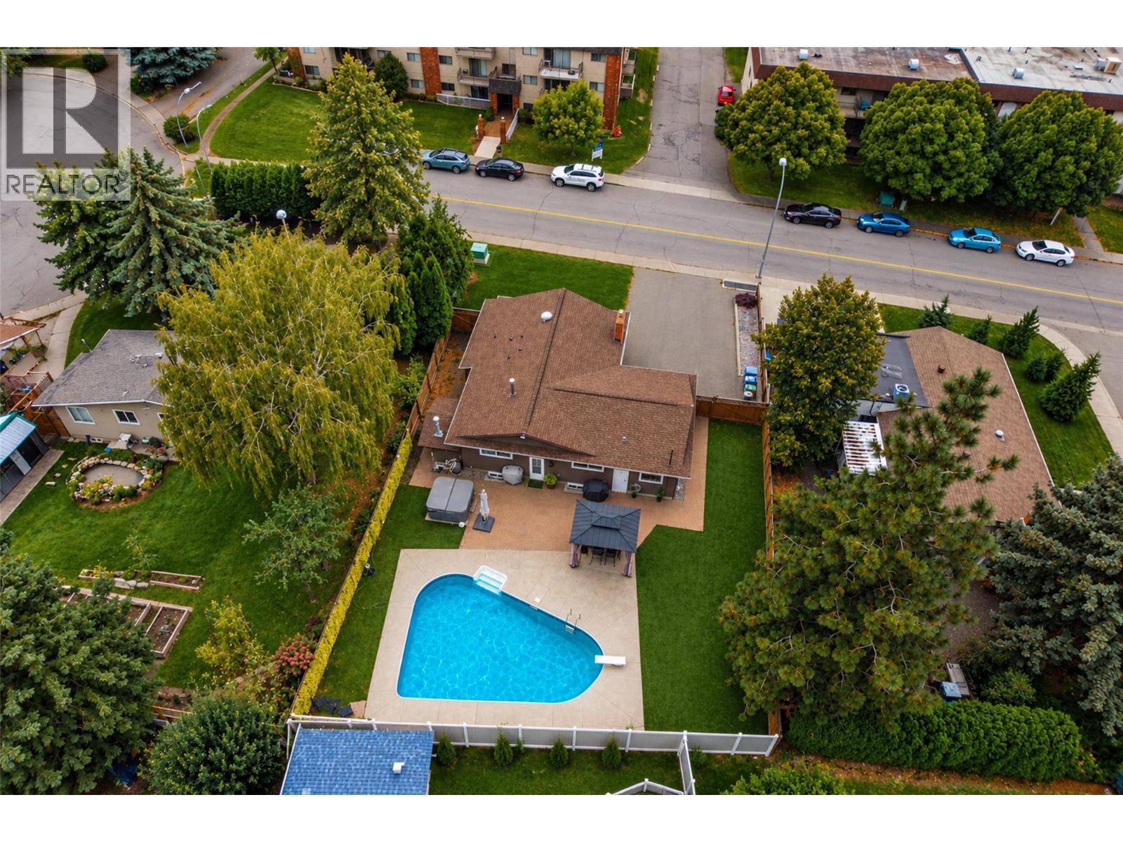 384 Arrowstone Drive, Kamloops, British Columbia  V2C 1R1 - Photo 40 - 10401926