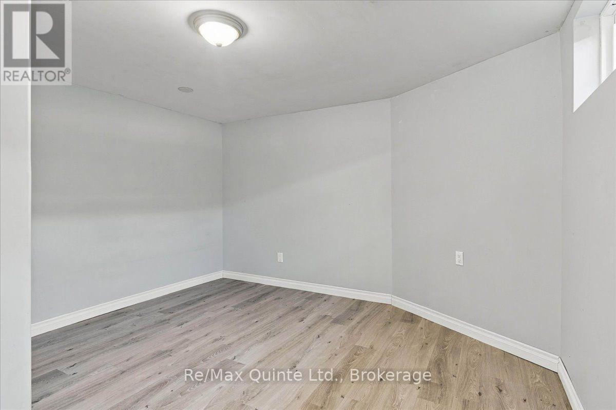 70 Ashley Street, Belleville, Ontario  K0K 2B0 - Photo 28 - X13830324
