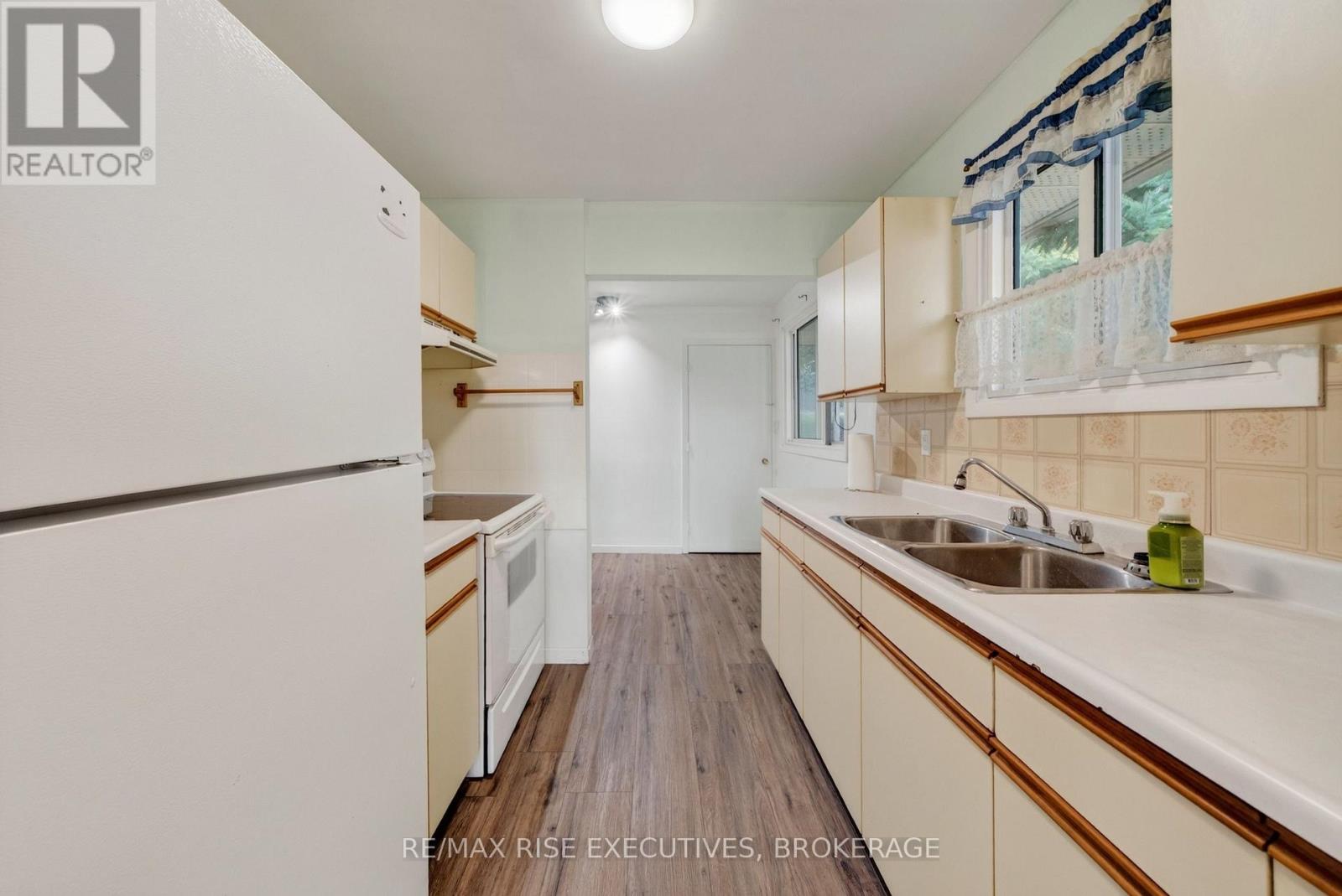 12 Shaw Street, Kingston, Ontario K7K 4Y4 - Photo 4 - X13830406