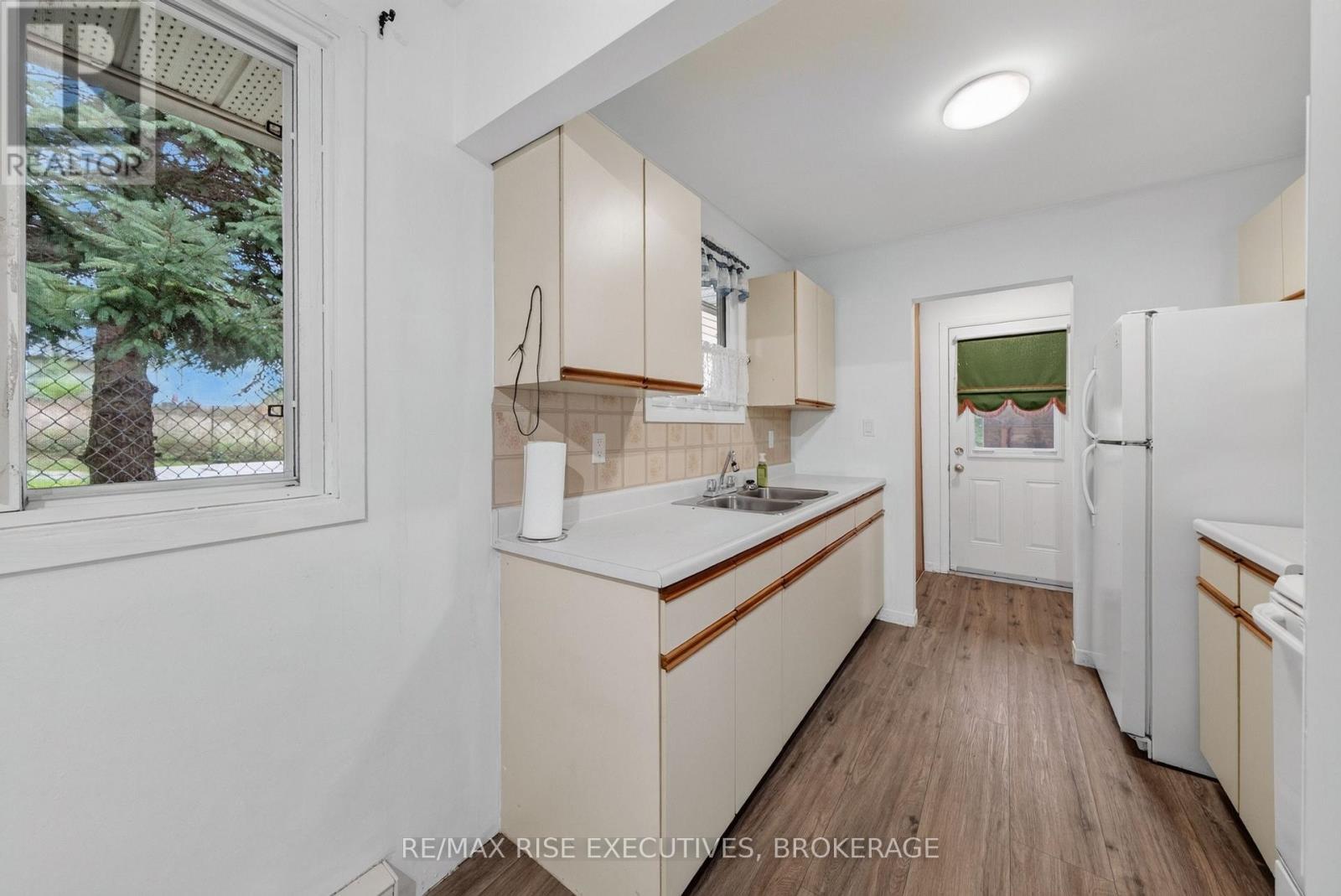 12 Shaw Street, Kingston, Ontario K7K 4Y4 - Photo 6 - X13830406