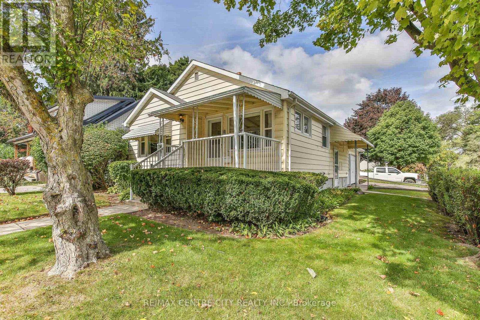 $399,90010 Concession Street E, Tillsonburg, Ontario