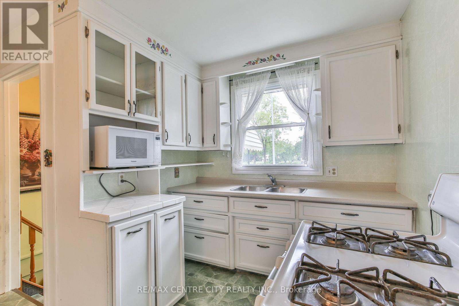 10 Concession Street E, Tillsonburg, Ontario  N4G 1N8 - Photo 12 - X13830340