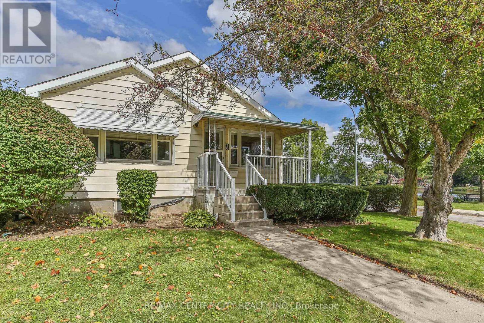 10 Concession Street E, Tillsonburg, Ontario  N4G 1N8 - Photo 3 - X13830340