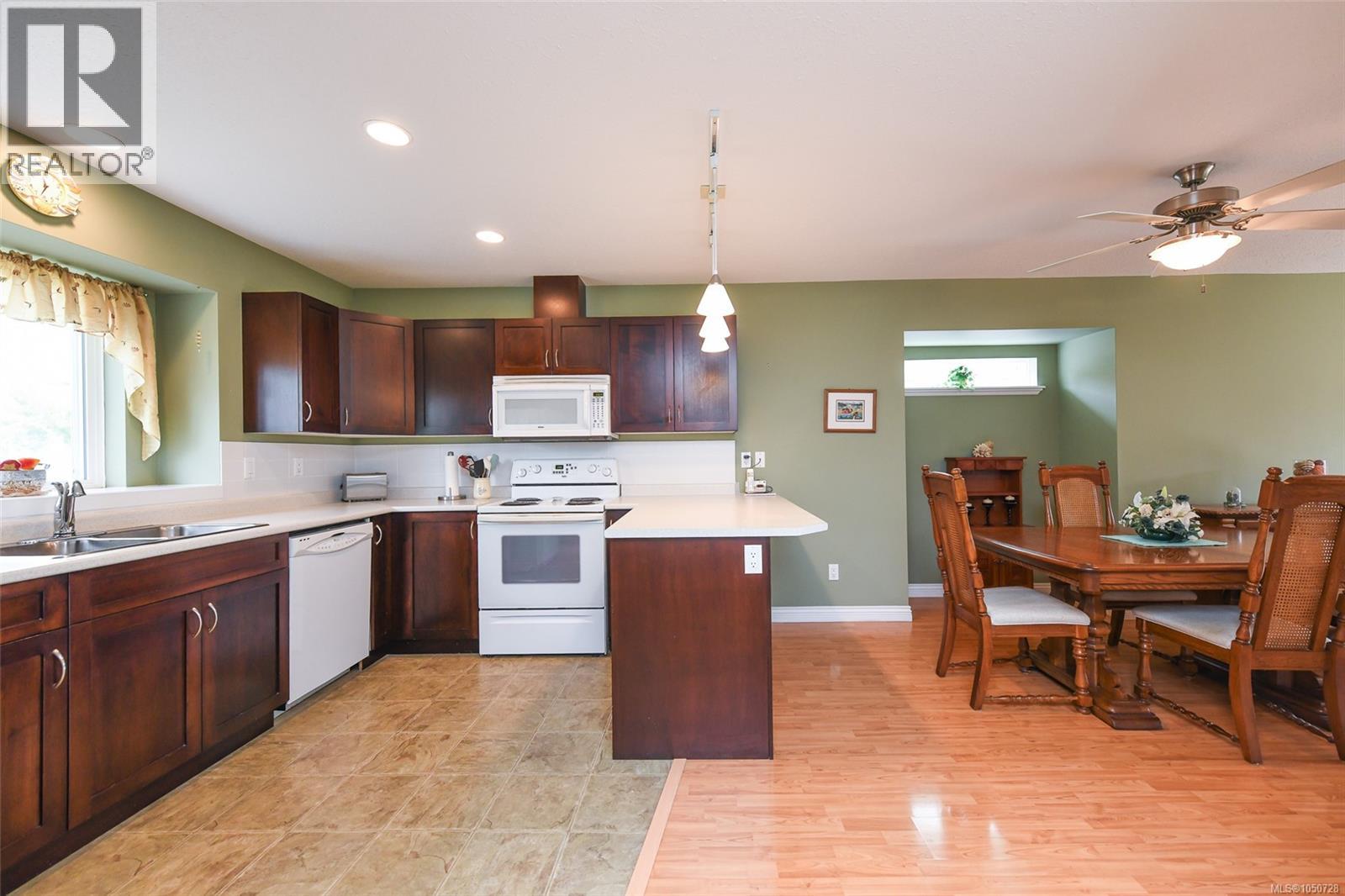 2237 Neptune Way, Comox, British Columbia  V9M 4E8 - Photo 6 - 1050728