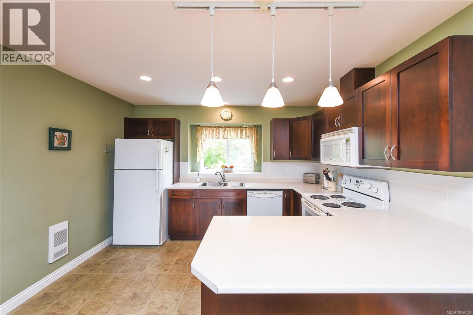 2237 Neptune Way, Comox, British Columbia  V9M 4E8 - Photo 9 - 1050728