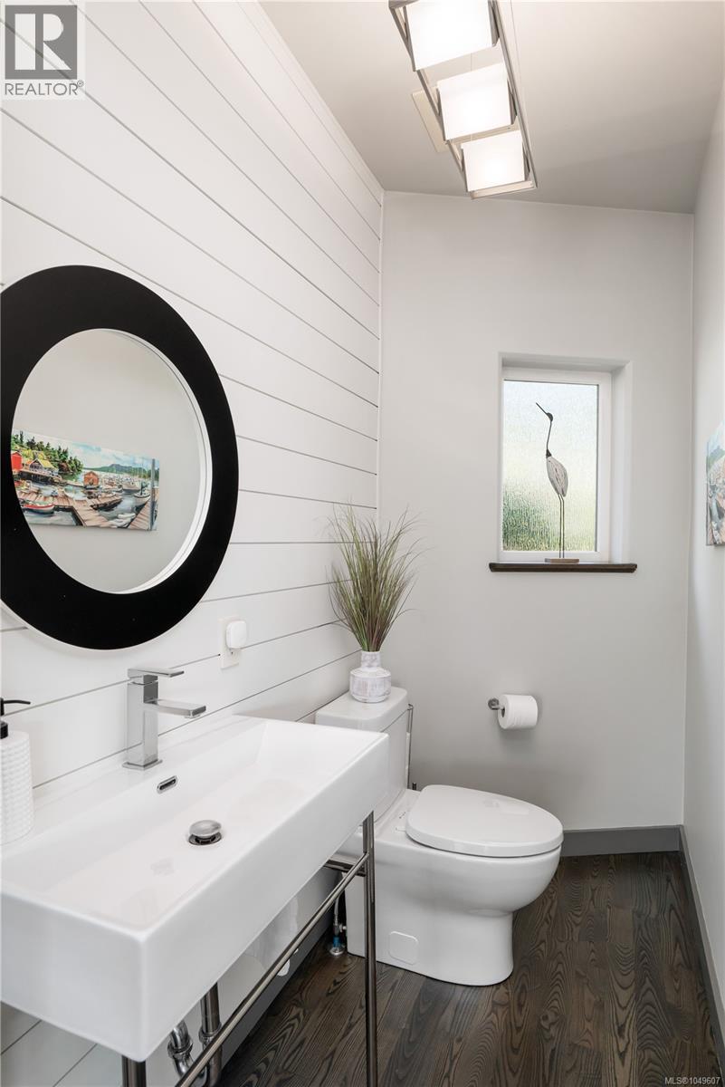 916 Grilse Lane, Central Saanich, British Columbia V8M 1B5 - Photo 33 - 1049607