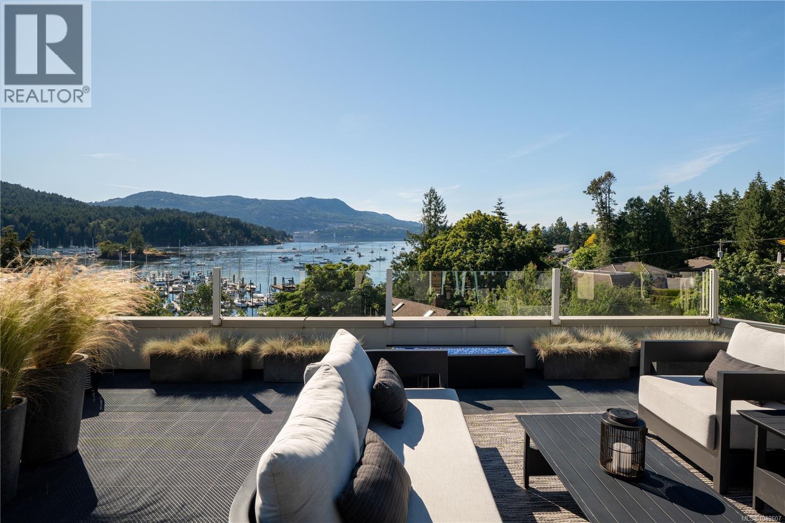 916 Grilse Lane, Central Saanich, British Columbia V8M 1B5 - Photo 39 - 1049607