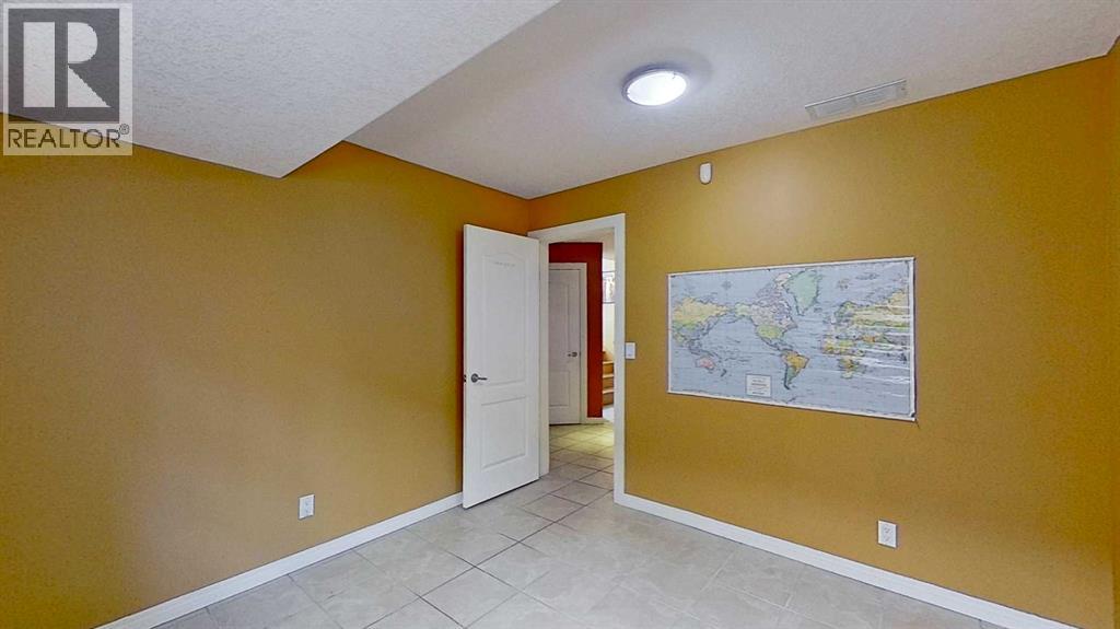 18 Tuscany Meadows Heights NW, Calgary, Alberta  T3L 2L2 - Photo 34 - A2347624