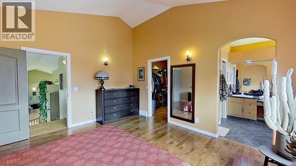18 Tuscany Meadows Heights NW, Calgary, Alberta  T3L 2L2 - Photo 24 - A2347624