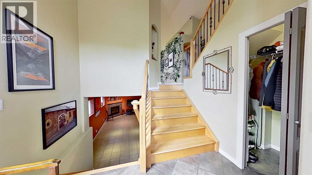 18 Tuscany Meadows Heights NW, Calgary, Alberta  T3L 2L2 - Photo 3 - A2347624