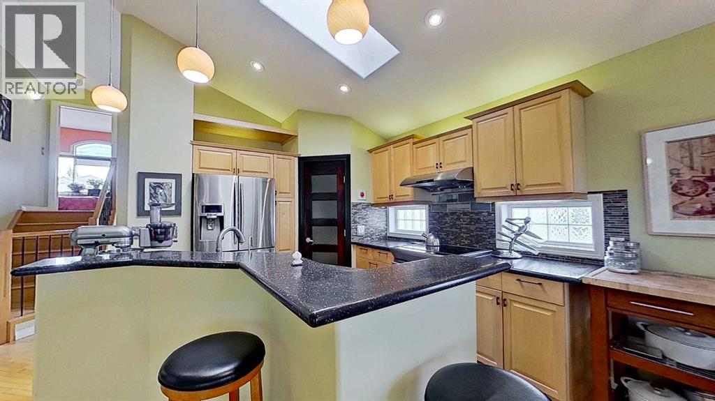 18 Tuscany Meadows Heights NW, Calgary, Alberta  T3L 2L2 - Photo 6 - A2347624