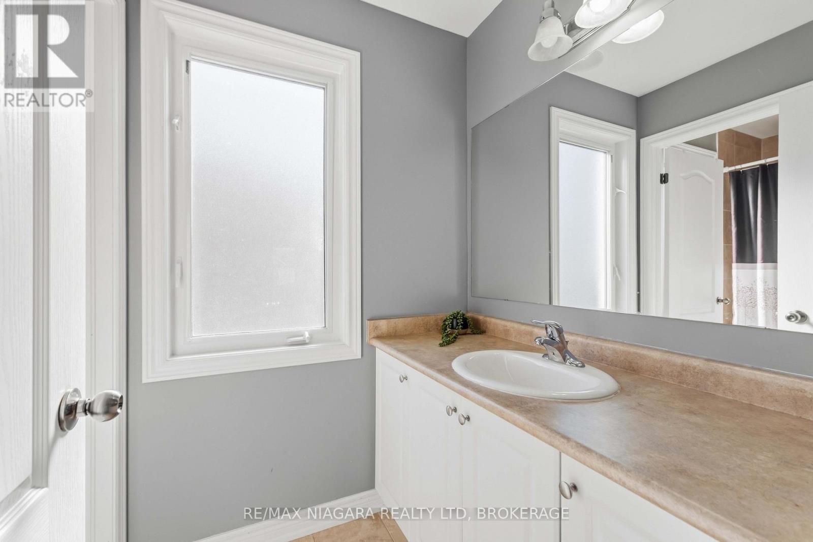 8760 Milomir Street, Niagara Falls (Forestview), Ontario L2H 0C6 - Photo 14 - X13830346
