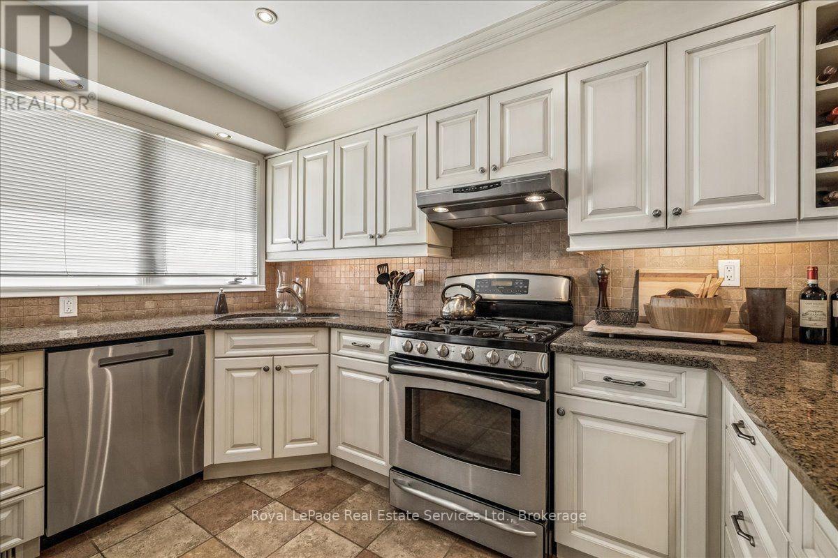 2254 Marine Drive, Oakville, Ontario  L6L 1C1 - Photo 13 - W13830304