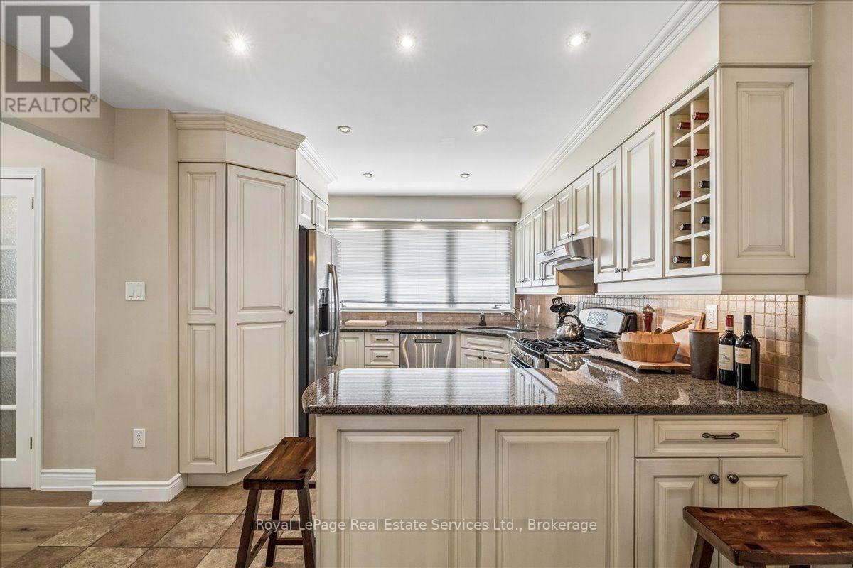 2254 Marine Drive, Oakville, Ontario  L6L 1C1 - Photo 14 - W13830304