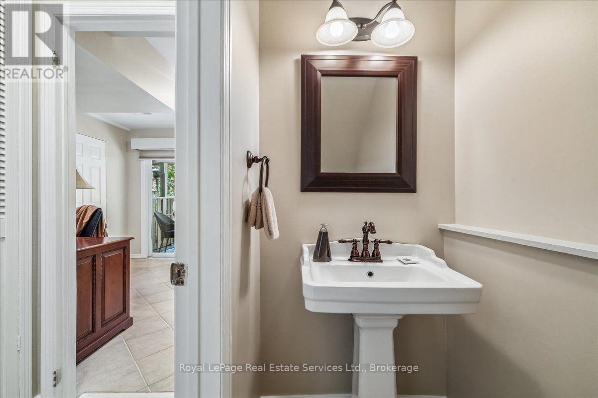 2254 Marine Drive, Oakville, Ontario  L6L 1C1 - Photo 26 - W13830304