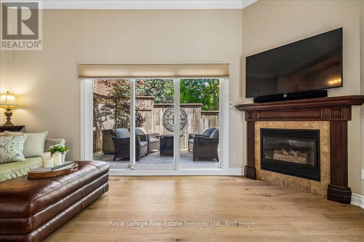 2254 Marine Drive, Oakville, Ontario  L6L 1C1 - Photo 3 - W13830304