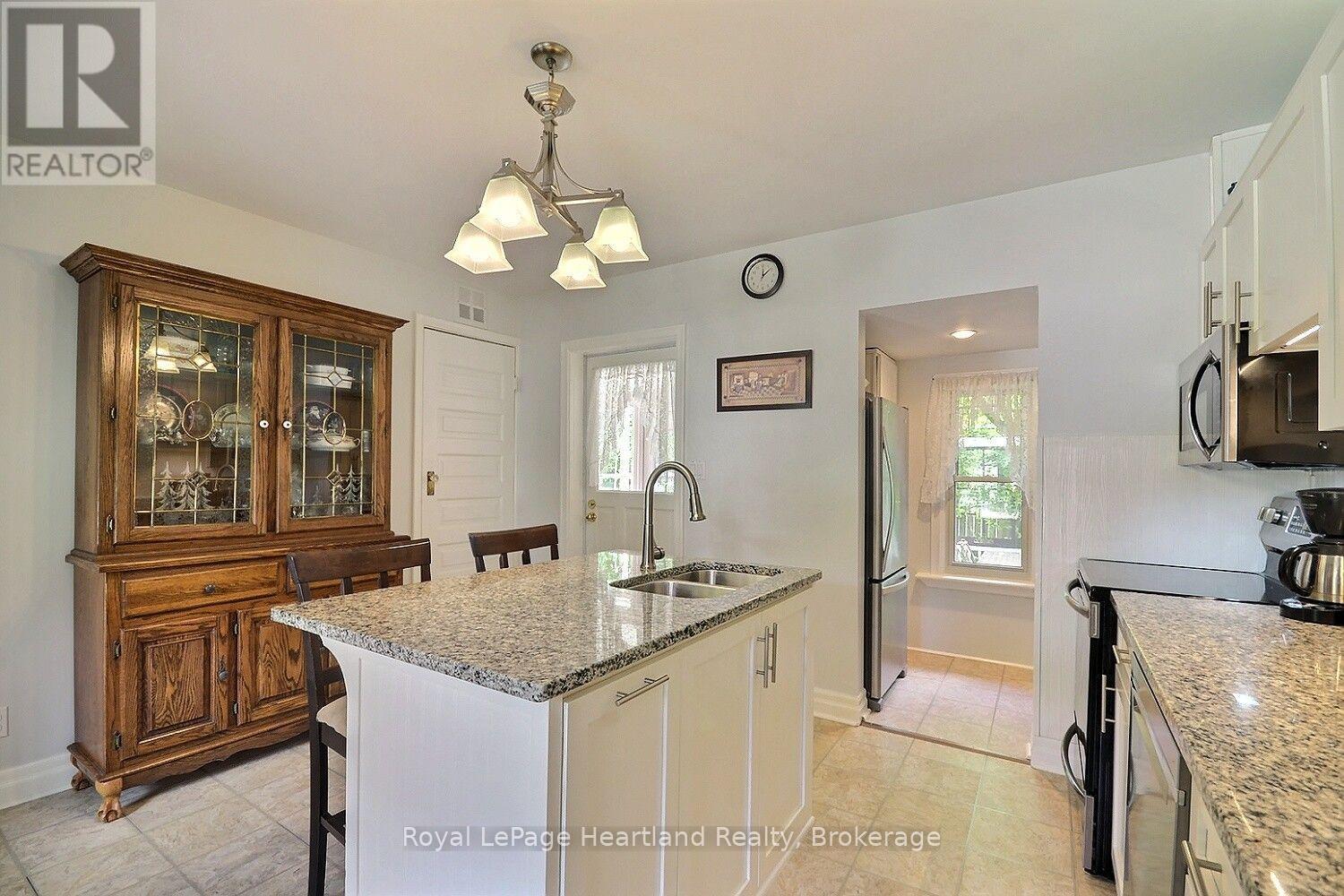 169 Ontario Street, Central Huron, Ontario  N0M 1L0 - Photo 18 - X13626554