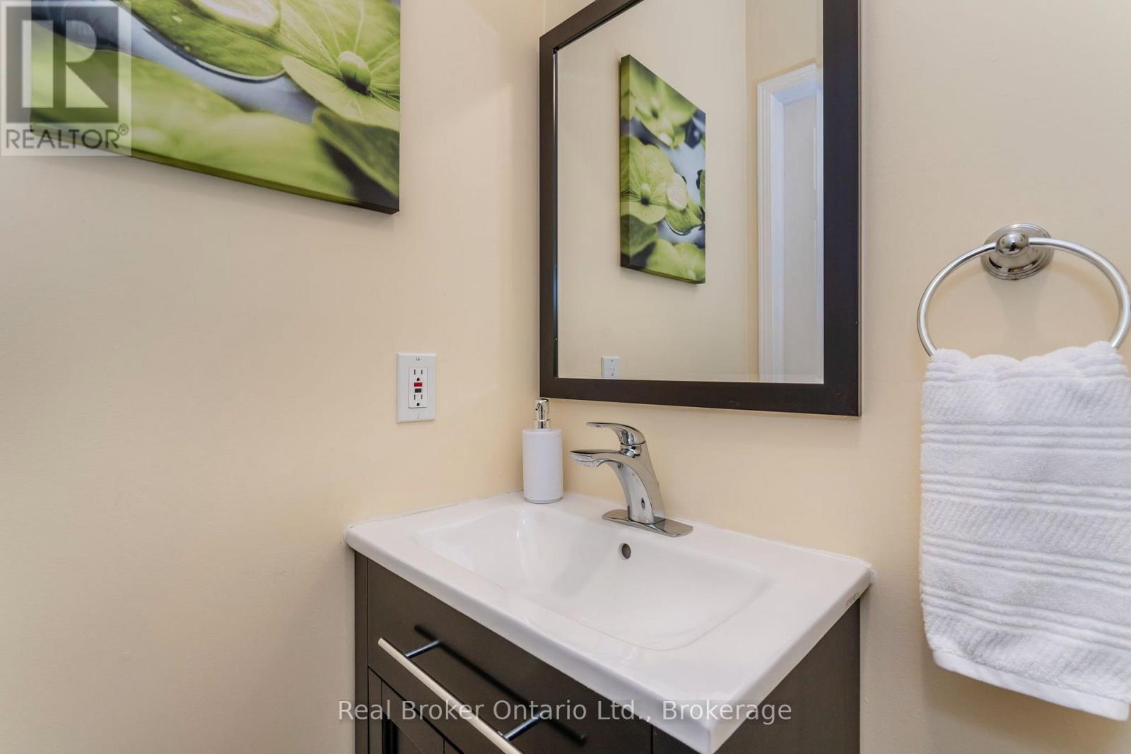 15 Neelands Street, Barrie, Ontario  L4N 7A1 - Photo 10 - S13830252