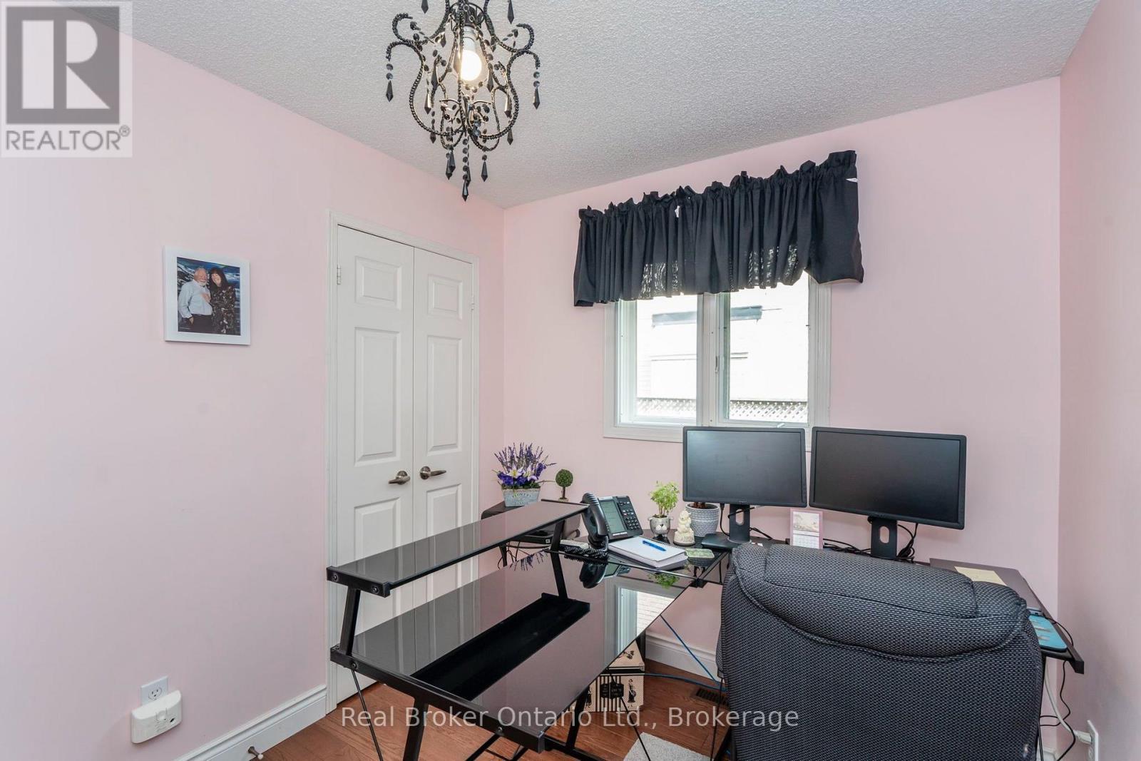 15 Neelands Street, Barrie, Ontario  L4N 7A1 - Photo 13 - S13830252