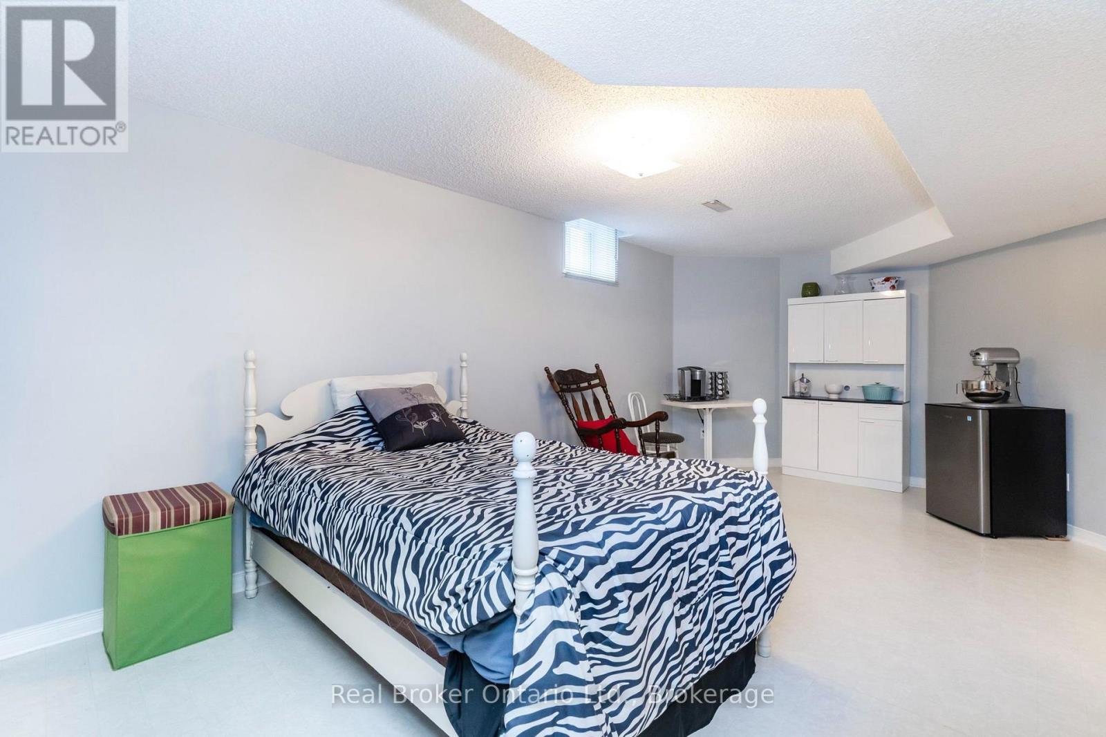 15 Neelands Street, Barrie, Ontario  L4N 7A1 - Photo 20 - S13830252