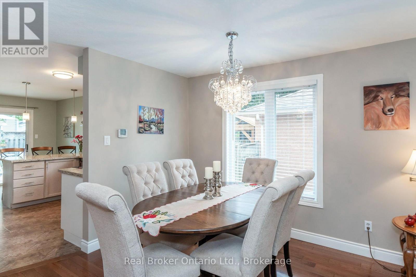 15 Neelands Street, Barrie, Ontario  L4N 7A1 - Photo 6 - S13830252