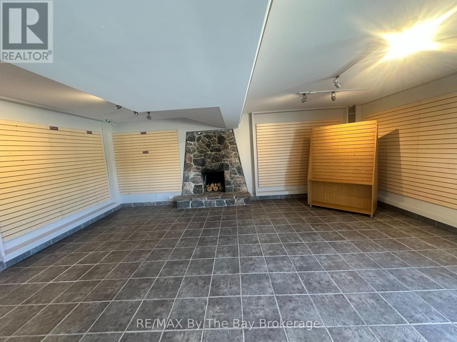 9405 Beachwood Road Highway, Collingwood, Ontario  L9Y 3Z1 - Photo 2 - S13830280
