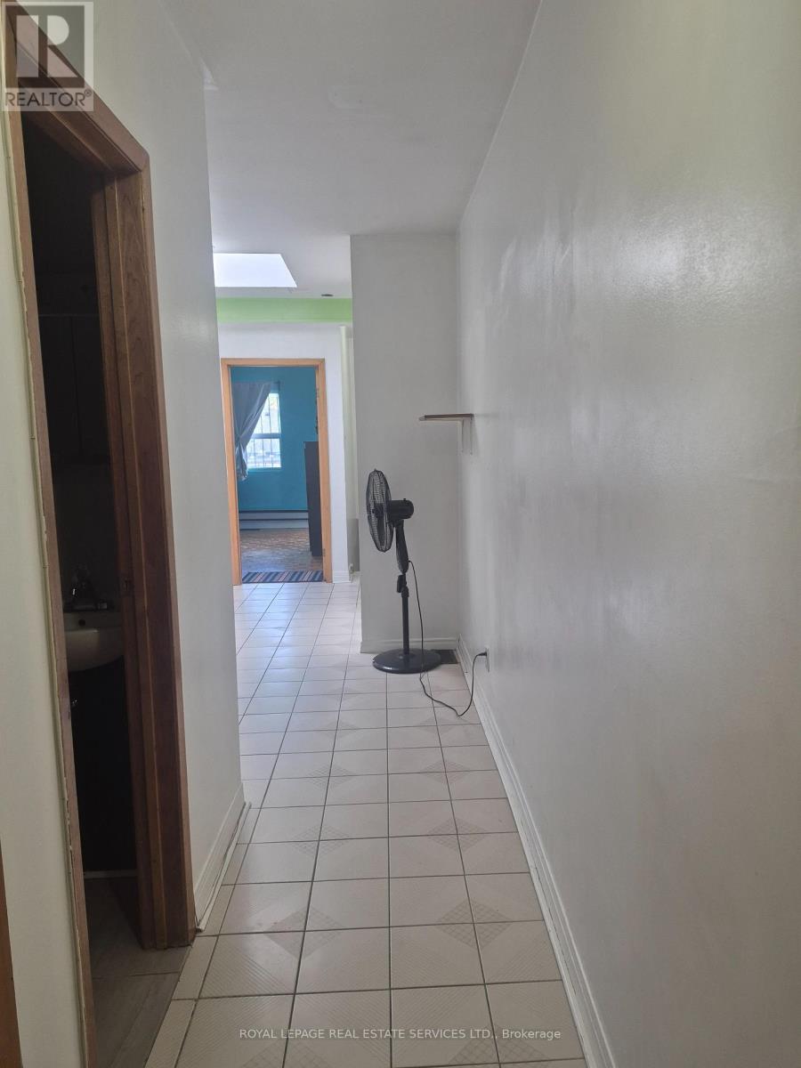 1584 Dundas Street W, Toronto, Ontario  M6K 1T8 - Photo 10 - C13830308