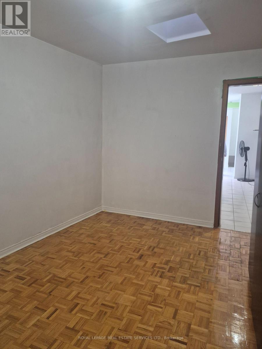 1584 Dundas Street W, Toronto, Ontario  M6K 1T8 - Photo 9 - C13830308